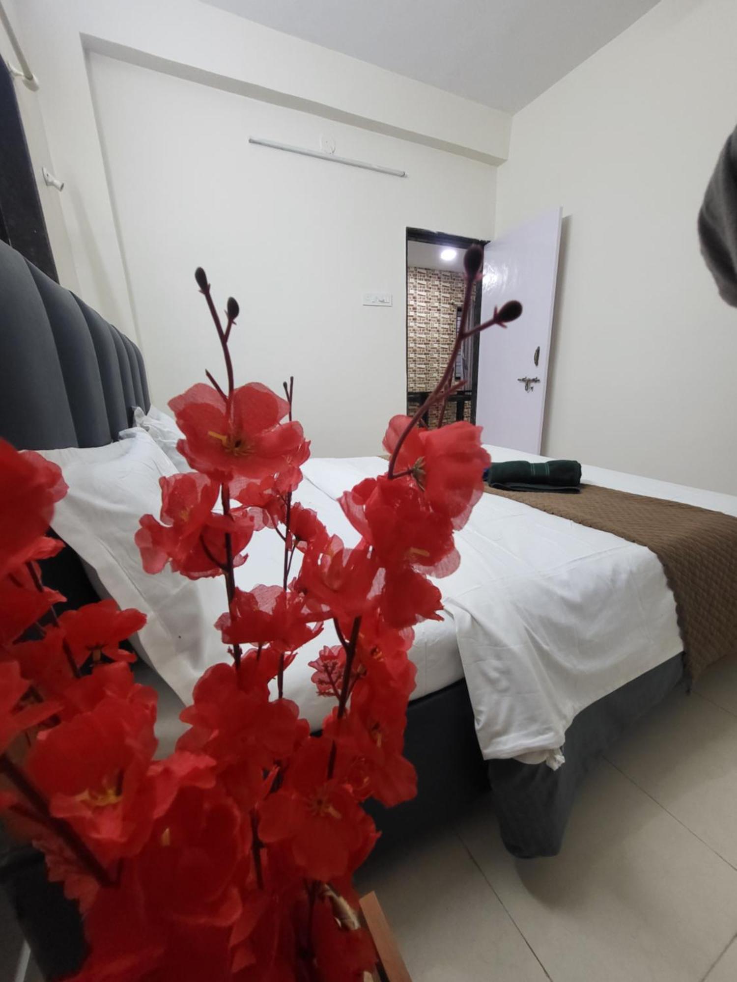 The Perfect Stays Para Disco Big Pool Cricket Turf Villa Lonavala Eksteriør billede