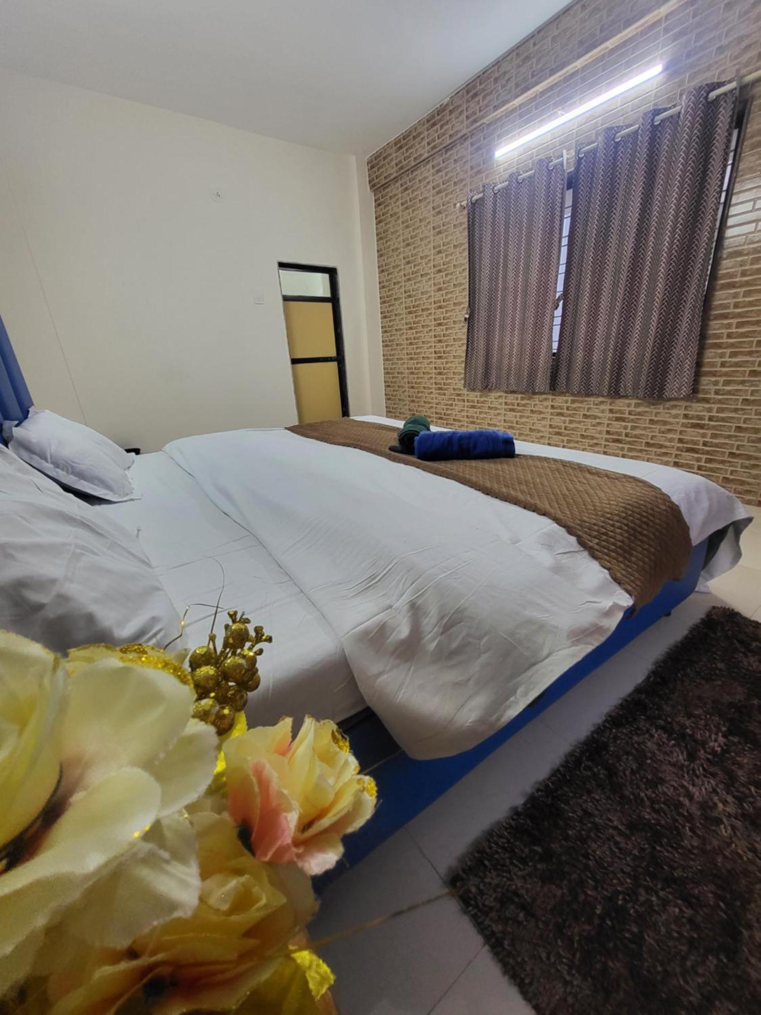 The Perfect Stays Para Disco Big Pool Cricket Turf Villa Lonavala Eksteriør billede