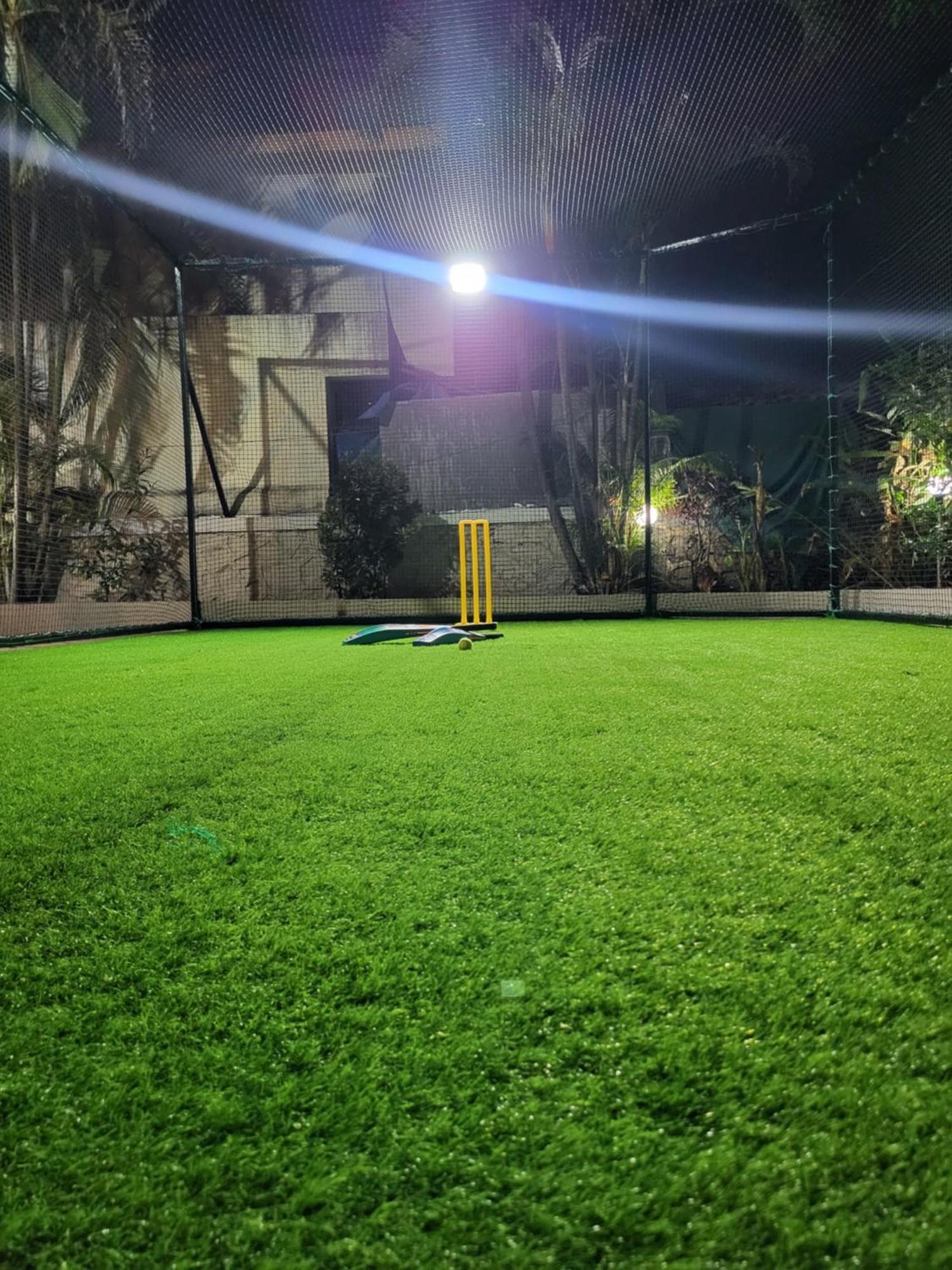 The Perfect Stays Para Disco Big Pool Cricket Turf Villa Lonavala Eksteriør billede