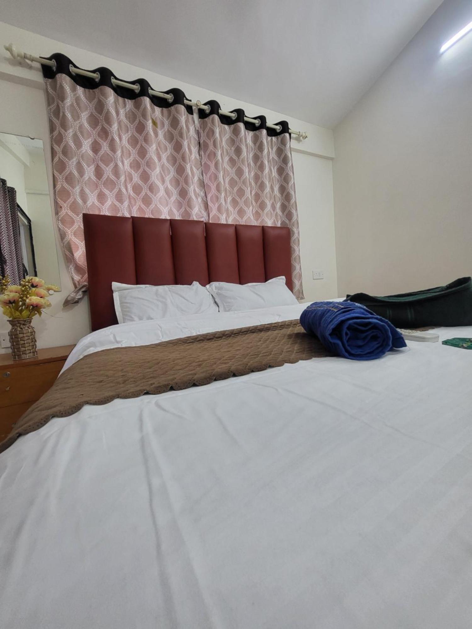 The Perfect Stays Para Disco Big Pool Cricket Turf Villa Lonavala Eksteriør billede