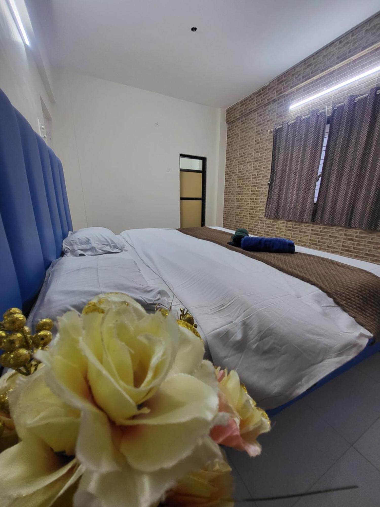 The Perfect Stays Para Disco Big Pool Cricket Turf Villa Lonavala Eksteriør billede