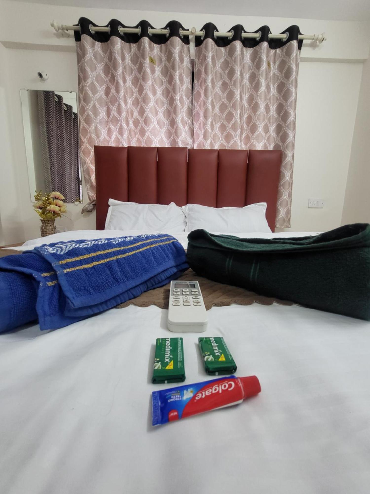 The Perfect Stays Para Disco Big Pool Cricket Turf Villa Lonavala Eksteriør billede