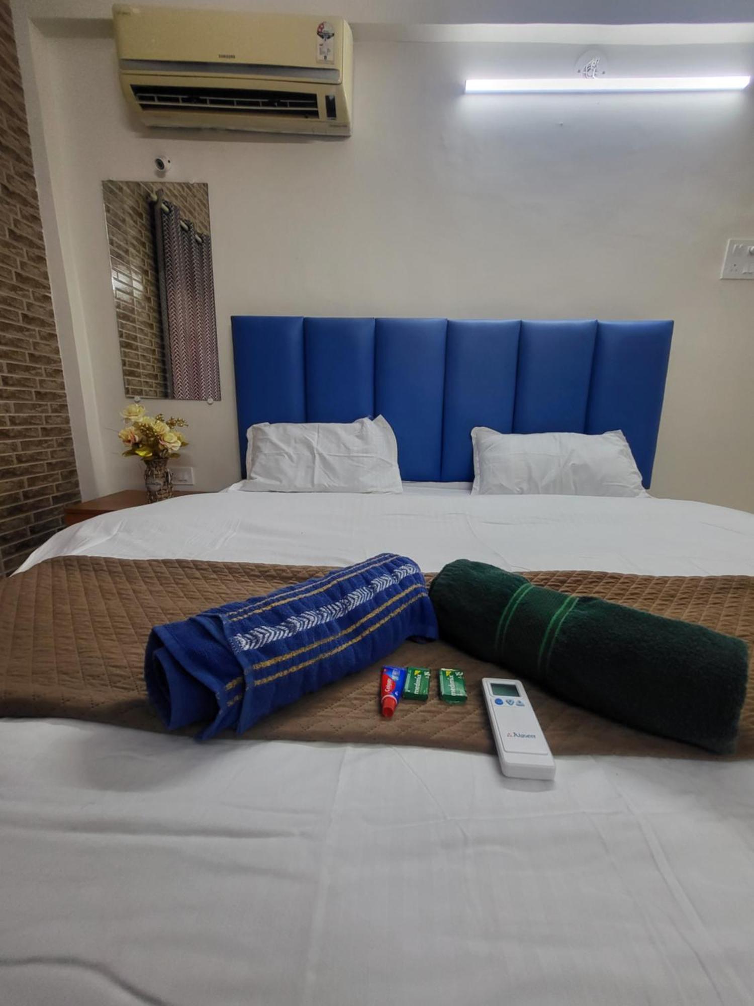 The Perfect Stays Para Disco Big Pool Cricket Turf Villa Lonavala Eksteriør billede